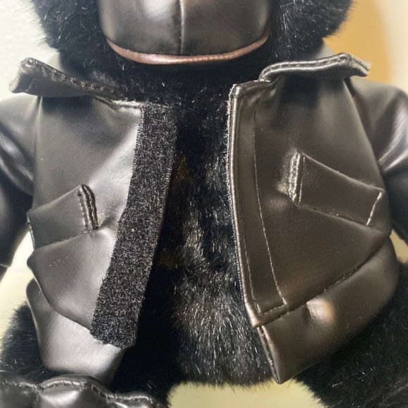 Gund 5047 Universal Studios Gorilla In Jacket Plush Soft Stuffed Animal 11"-NWT - Picture 3 of 12